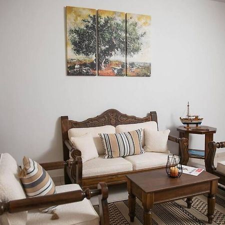 Aegina Town Apartment , With Private Parking Kültér fotó