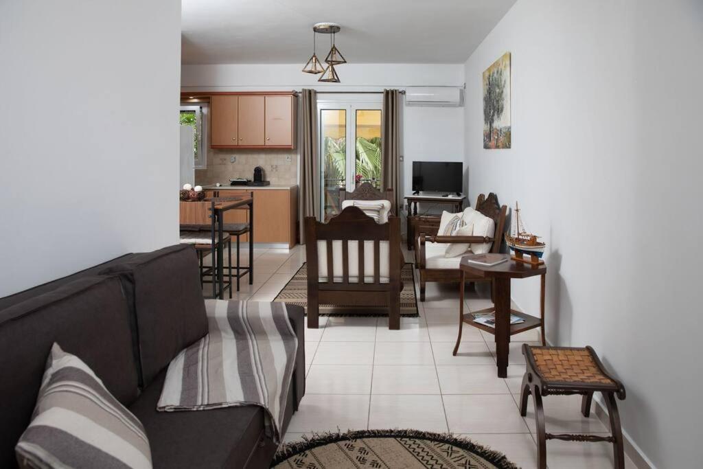 Aegina Town Apartment , With Private Parking Kültér fotó