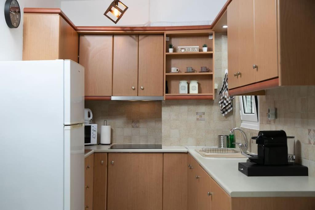 Aegina Town Apartment , With Private Parking Kültér fotó